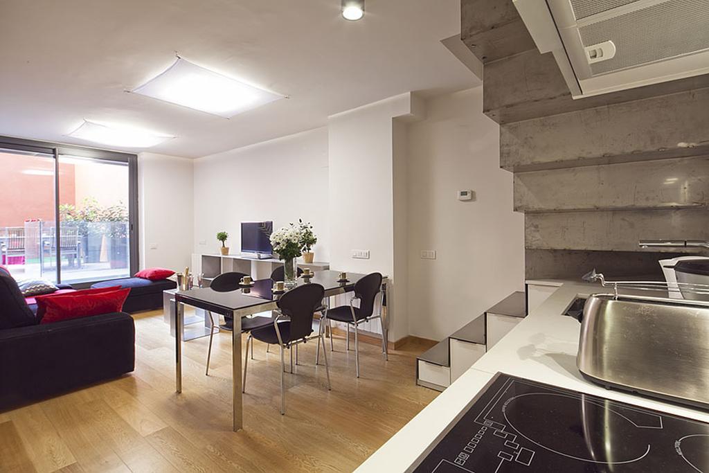 Apartment Barcelona Rentals - Pool Terrace In City Center Экстерьер фото